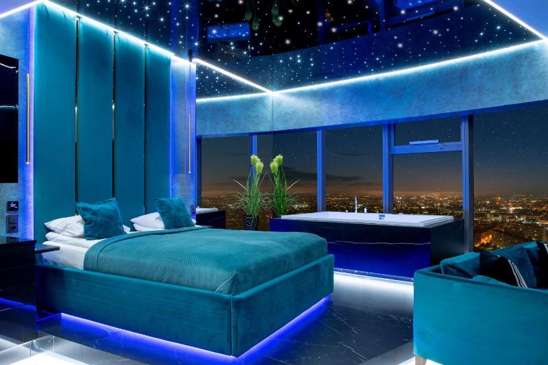 Apartamenty Sky Tower z Jakuzzi Przy Oknie by BQQK - image 37