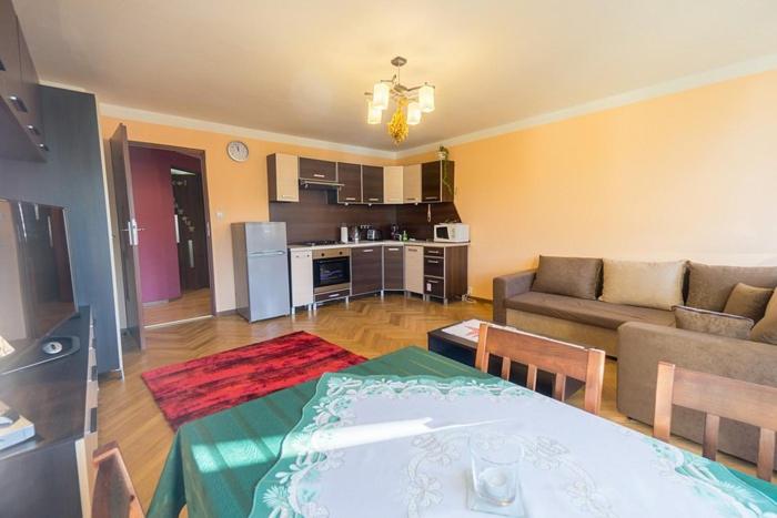 Apartment with Balcony image 3