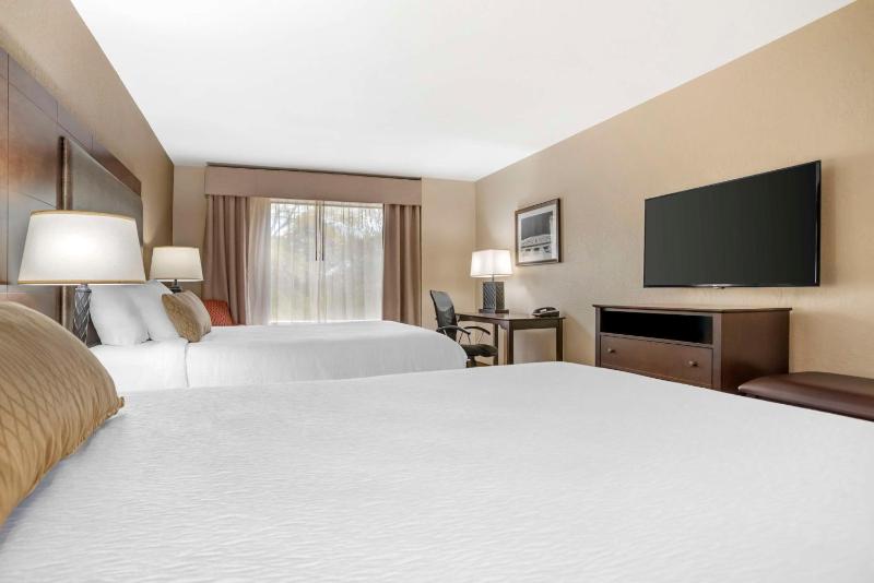Quadruple Room - Non-Smoking image 3