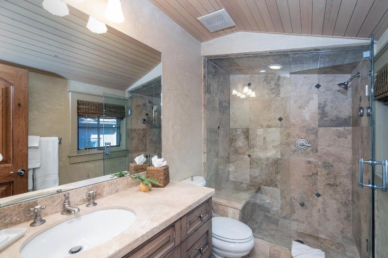 211 A South Oak by Exceptional Stays - image 8