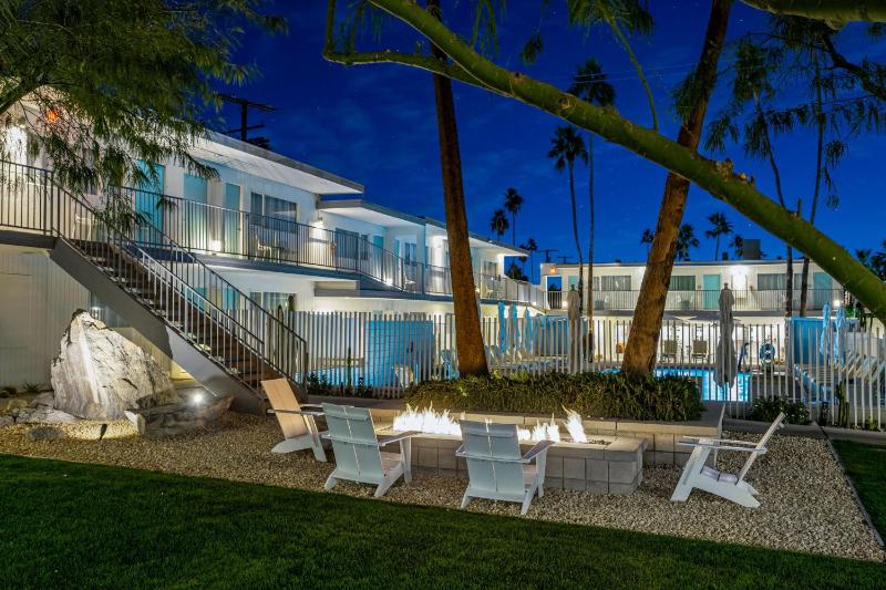 Skylark Hotel - image 6