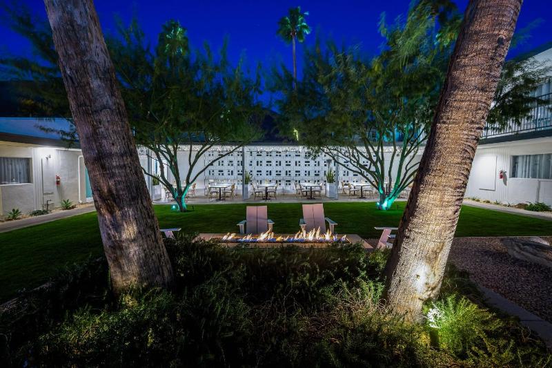 Skylark Hotel - image 32