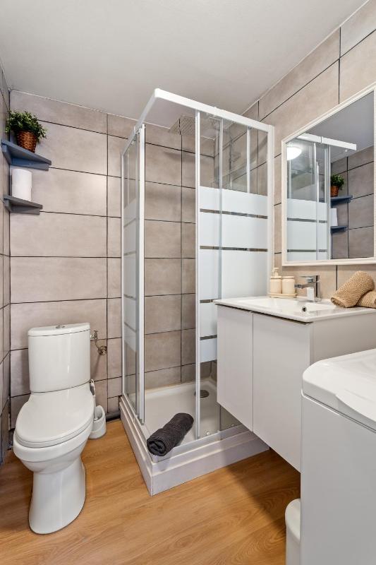 Nice Renting - CLEMENCEAU - Riviera Cocoon Calm Elegance Design - image 12