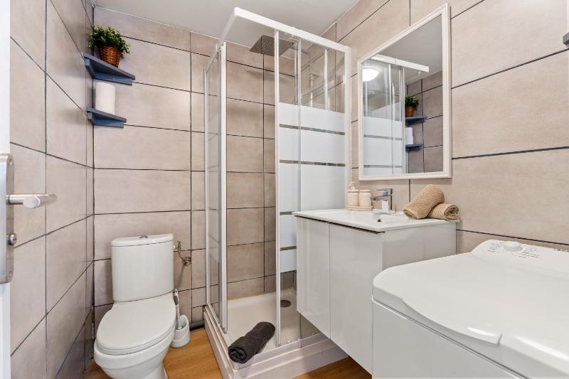 Nice Renting - CLEMENCEAU - Riviera Cocoon Calm Elegance Design - image 10