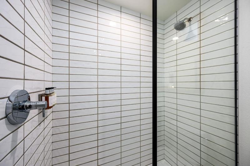 Skylark Hotel - image 31