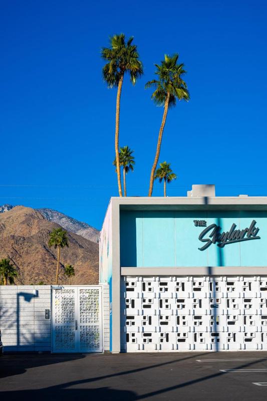 Skylark Hotel - image 44