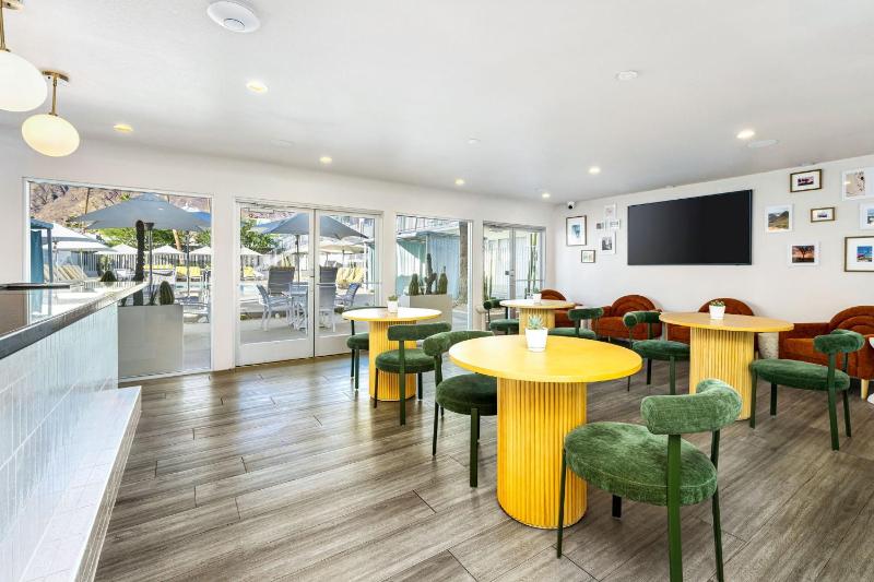 Skylark Hotel - image 16