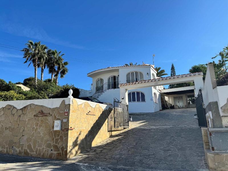 Wonderful villa with private pool summer kitchen - image 21
