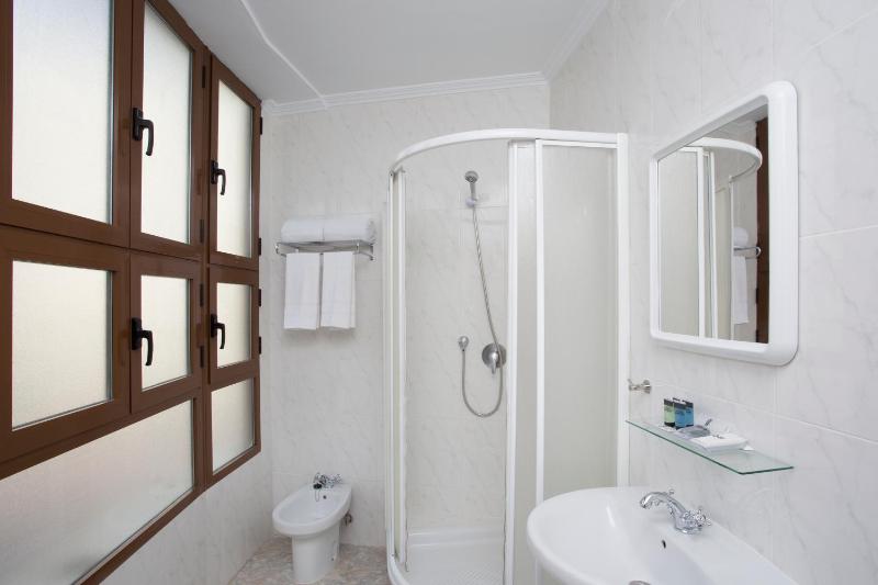 Economy Single Room image 3
