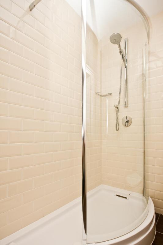 Premier Double or Twin Room image 2