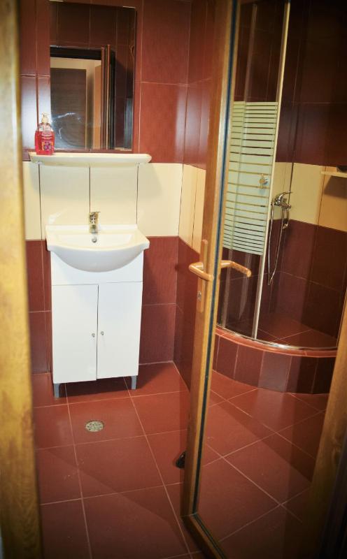 Standard Double Room image 4