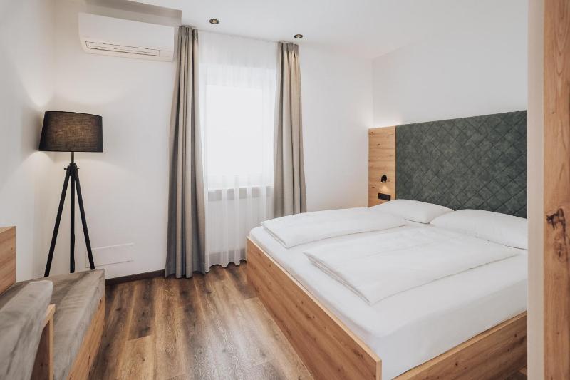 Standard Double Room image 1