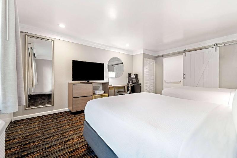 2 Queen Beds, Mobility/Hearing Impaired Accessible Premier Room, Non-Smoking image 1