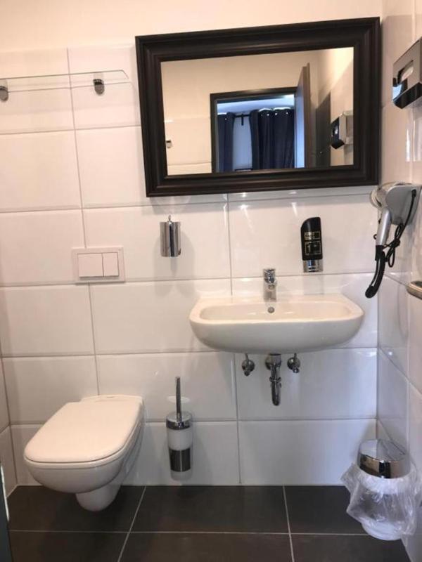 Double Room with Private Bathroom image 3