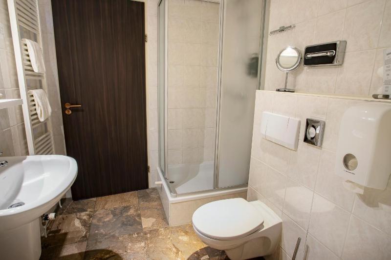 Double Room with Terrace image 3