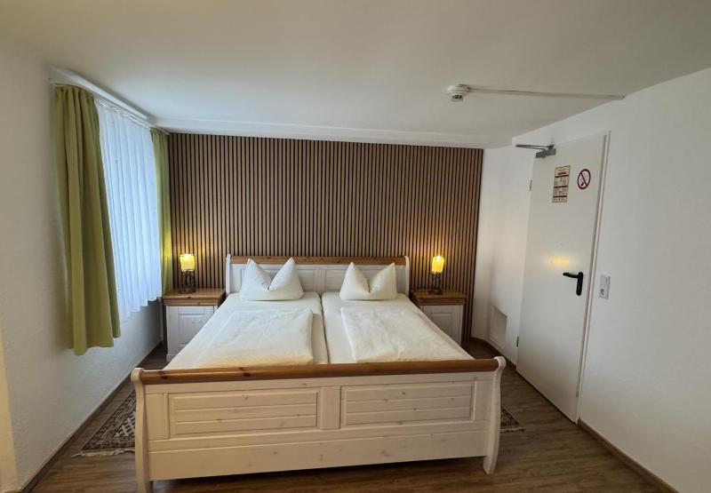 Double Room image 4