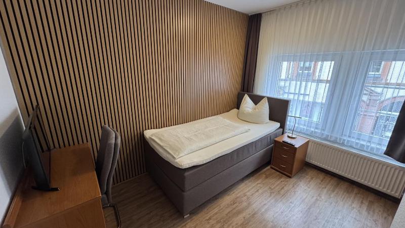 Single Room image 4