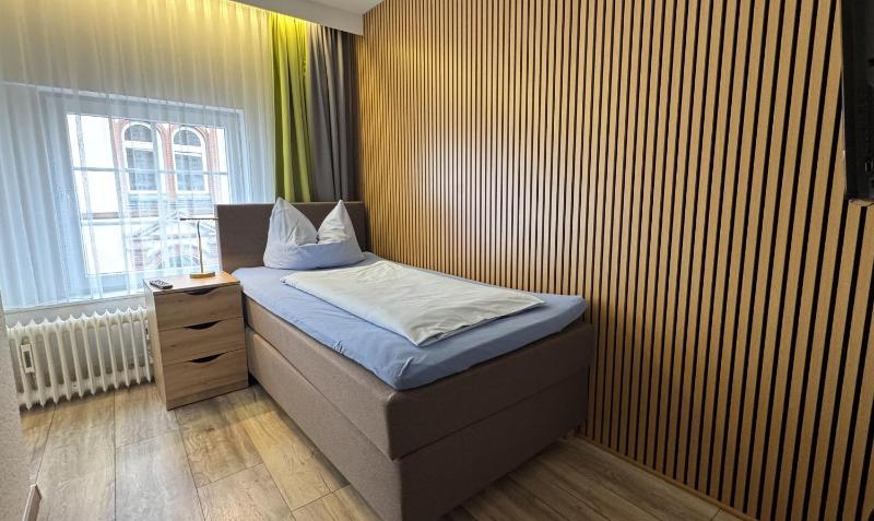 Single Room image 3