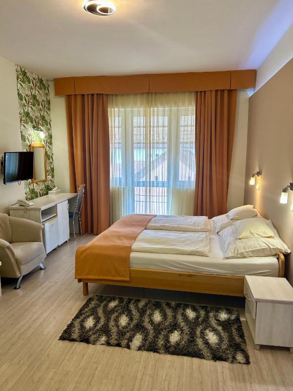 Hotel Négy Évszak - image 1