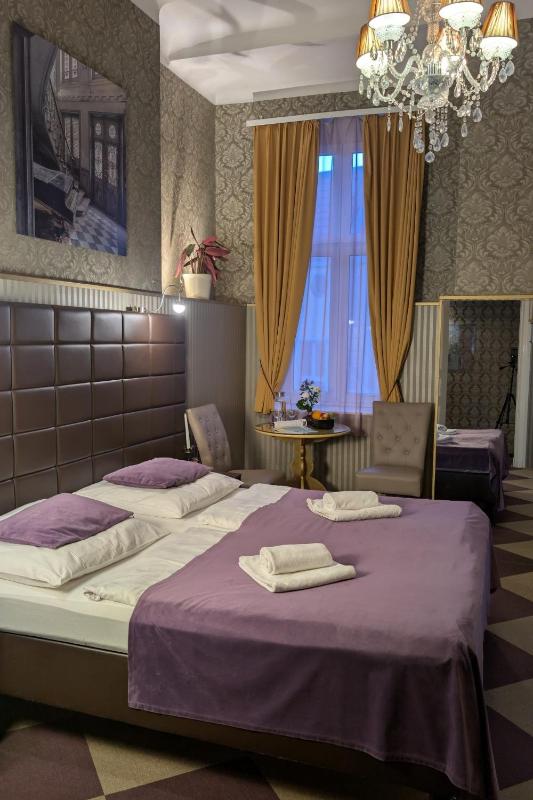 Double Room image 4
