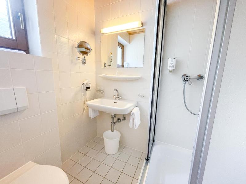 Single Room image 3