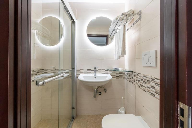 Classic Triple Room image 3