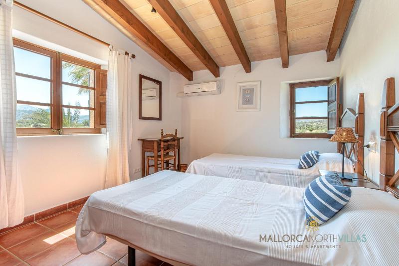 VILLA CAL MERCADER - image 40