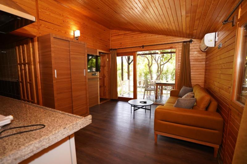 Two-Bedroom Bungalow image 4