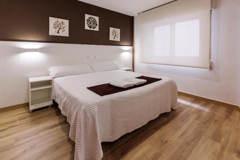 Twin Room image 1