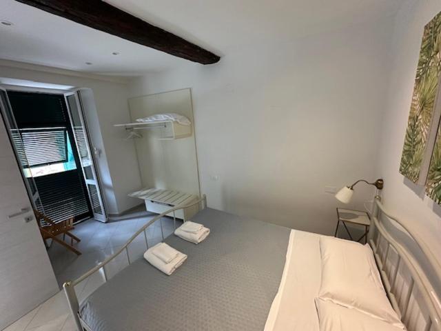 One-Bedroom Apartment (5 Adults) image 2