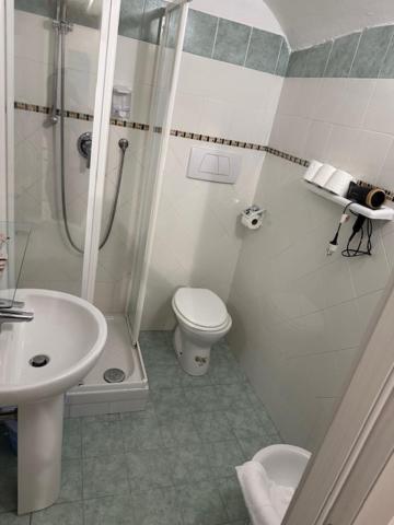 One-Bedroom Apartment (4 Adults) image 2