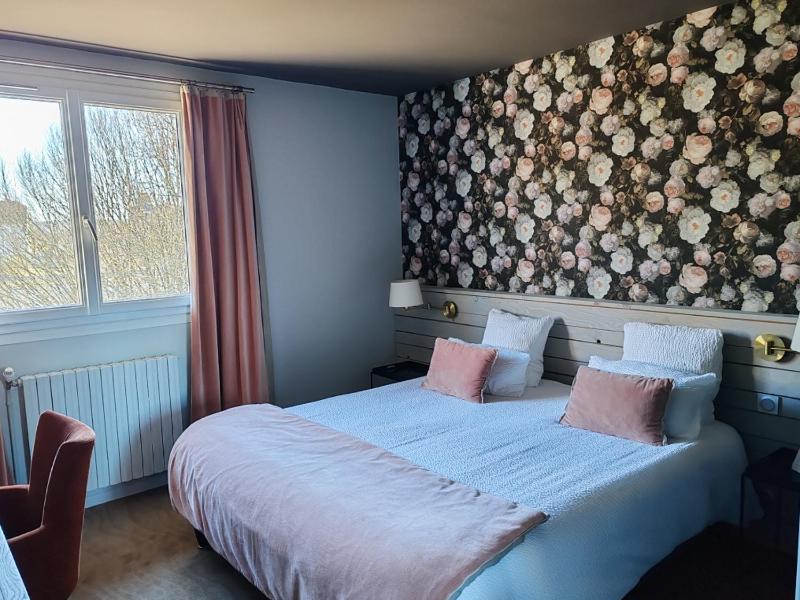 Grand Comfort Double Room image 1