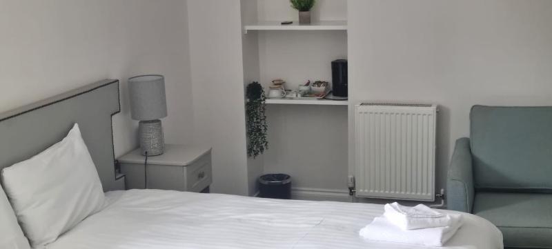 Deluxe Double Room image 2