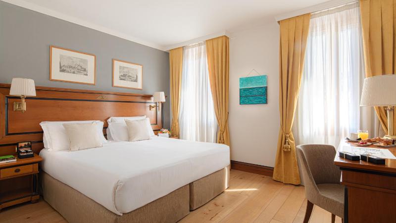 Double or Twin Room image 3