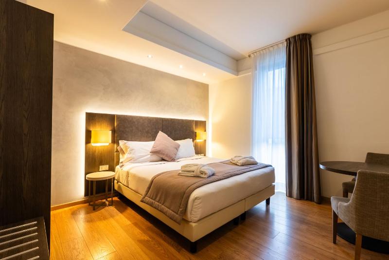 Hotel Como - image 2