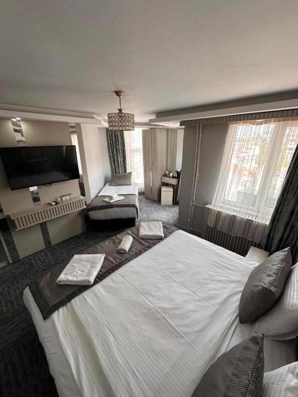 Standard Triple Room image 1