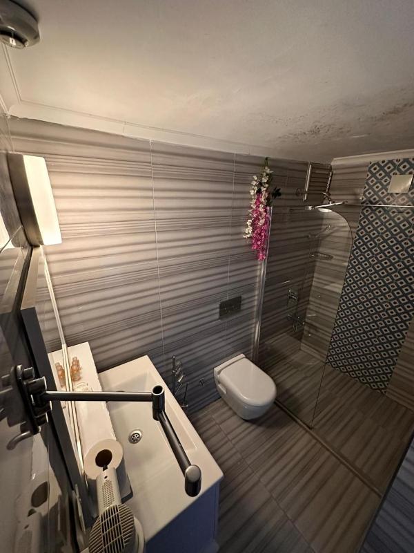 Standard Single Room image 4