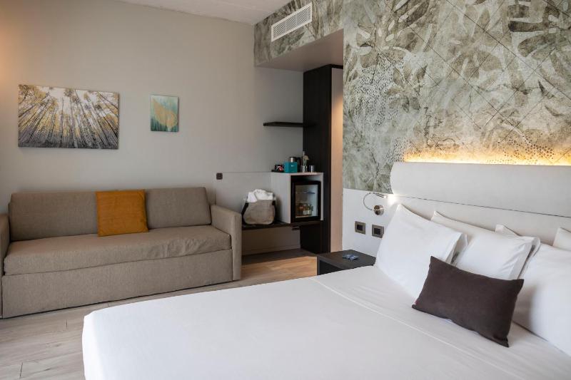 Vision Hotel - image 13