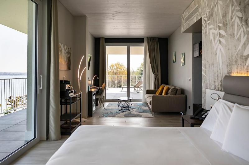 Vision Hotel - image 5