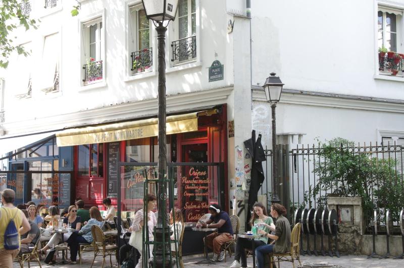 Standard Double Room image 2