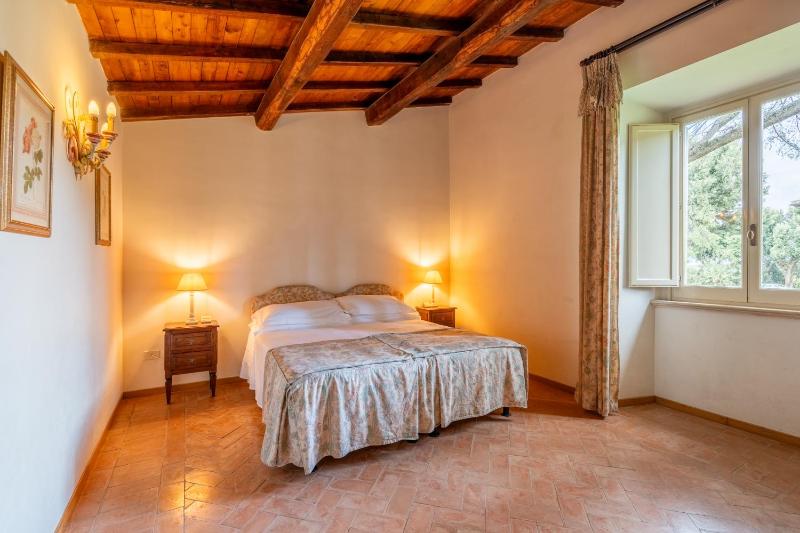 Executive Double Room image 4