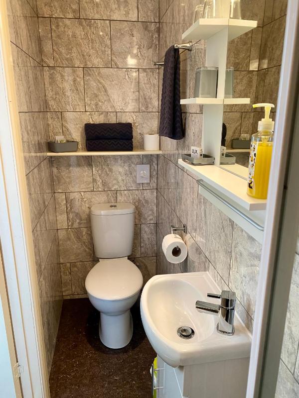 The Libra - Adults Only B&B with guaranteed carpark - image 10