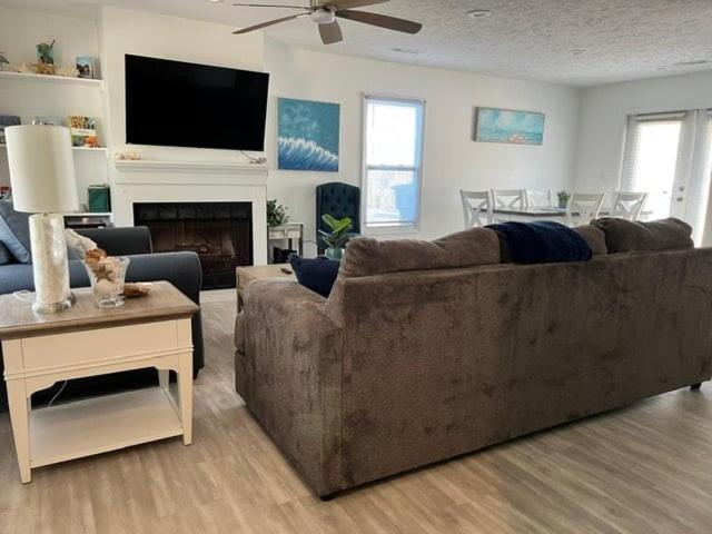604 Wedgewood home - image 25