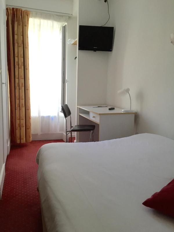 Small Single Room image 2
