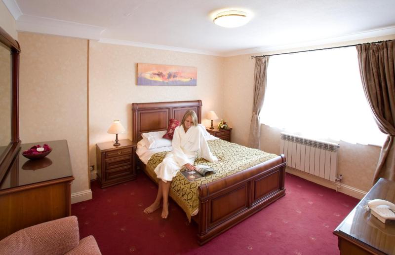 Double Room with Spa Bath image 1