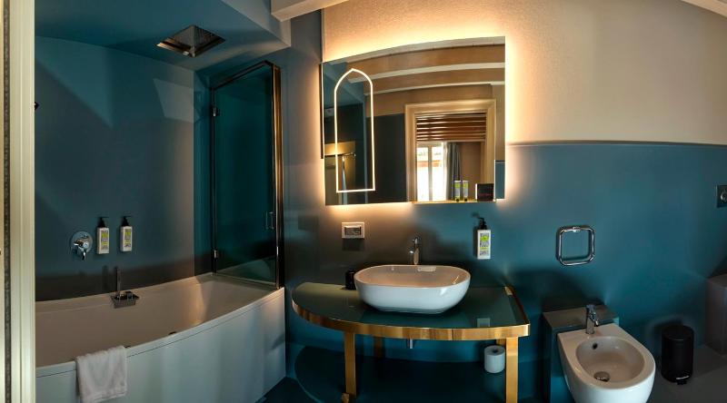 Superior Suite image 3