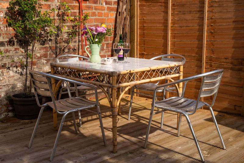 Half Moon House - Timeless Charm with Sea Views - image 23