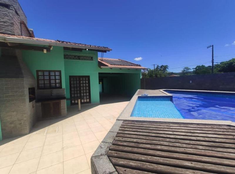 Casa com piscina na praia de Mariscal - image 1