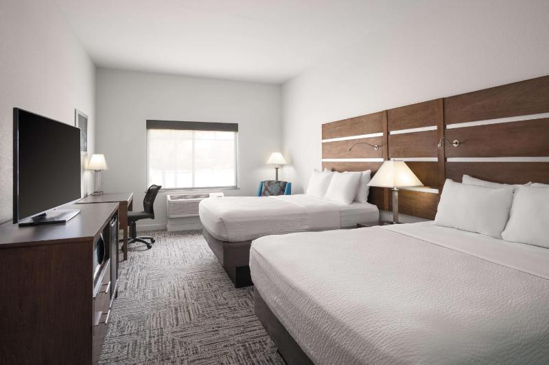 Queen Room with Two Queen Beds image 1