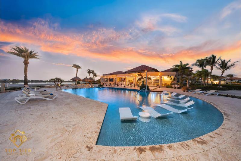 2BR Apt with Private Pool BBQ & 3 Min to Arashi Beach - image 8
